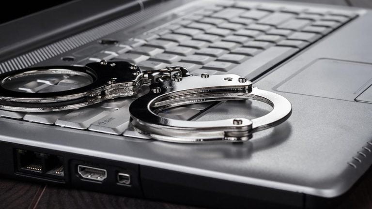 handcuffs computer 768x432 1